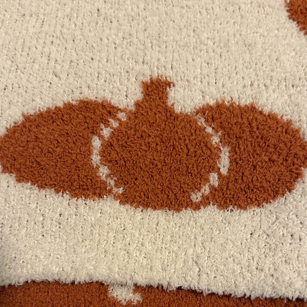 Pumpkin Patterned Blanket - Picture 2 of 3